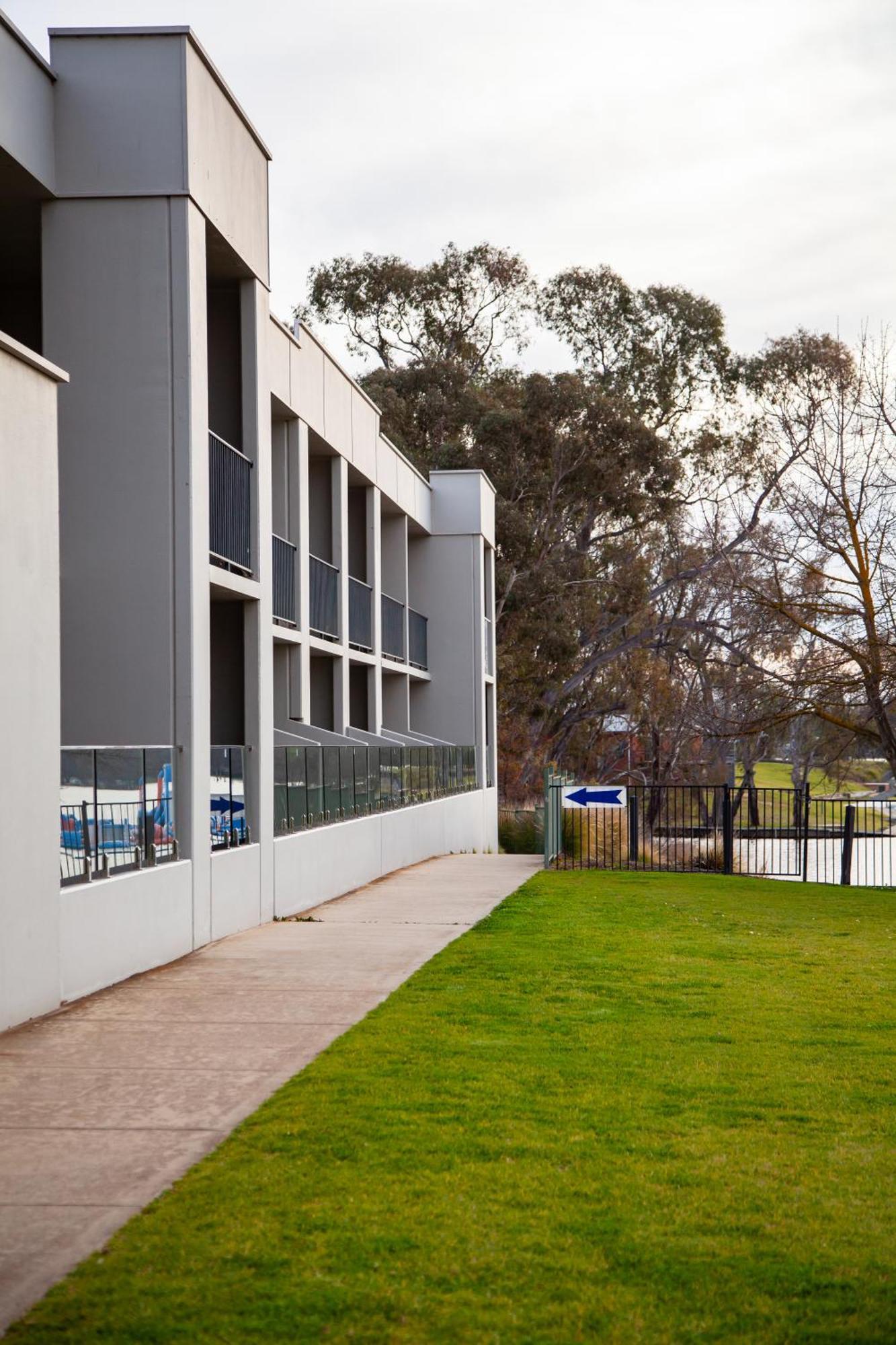 Nagambie Waterfront Motel Bagian luar foto